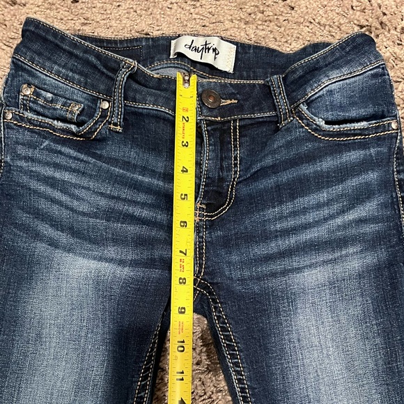 Buckle Daytrip Virgo Jeans - Picture 10 of 16